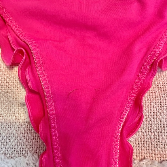Vitamin A Scrunchy Side Fringe Bikini Bottoms M - Picture 4 of 5